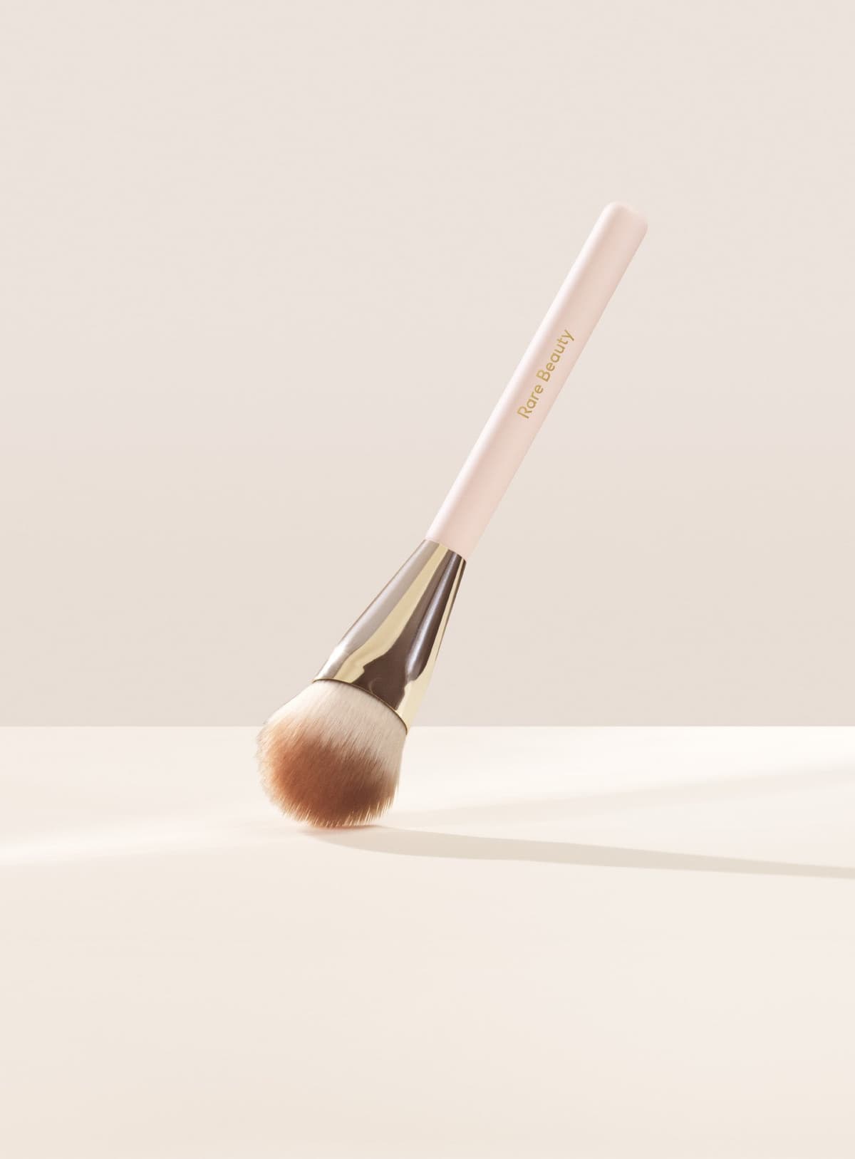 Soft Pinch Blush Brush - Image 2